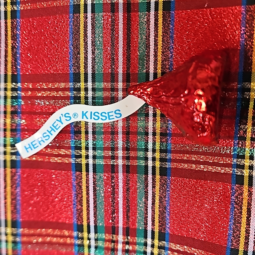 VINTAGE  HERSHEYS KISS BROOCH Hallmark 1989‎
